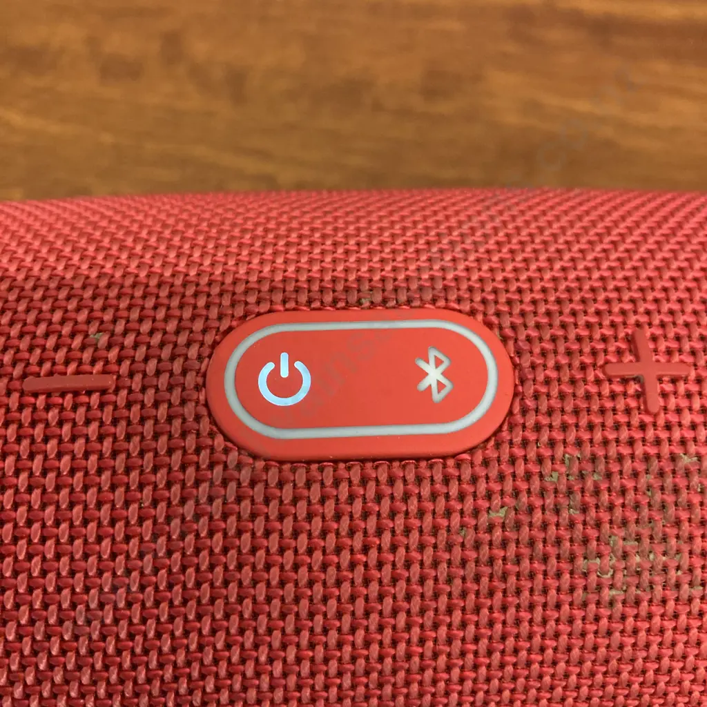 JBL CHARGE 5 Portable Bluetooth Speaker - Red Image 1++